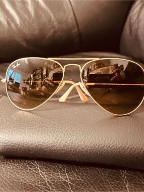 NWT Ray-Ban Gold Aviator metal Sunglasses Brown Lenses RB3025 classic design New